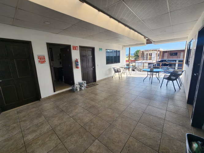 Alquilo local para oficinas en Escalon - Imagen 5