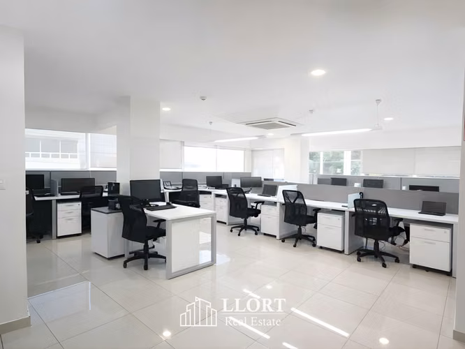 Edificio Corporativo en ALQUILER en Parte Media de Col. Escalón - Imagen 3