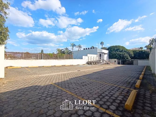 Edificio Corporativo en ALQUILER en Parte Media de Col. Escalón - Imagen 11