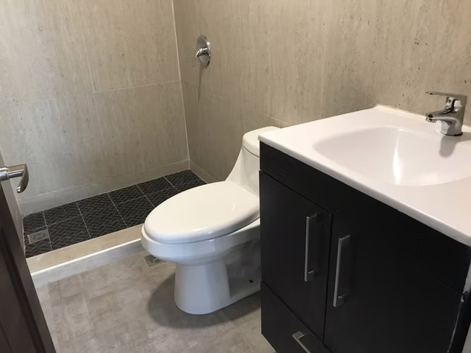 Santa Tecla!! Zona altamente comercial!! Vendo casa recién remodelada!!, sobre 5 avenida norte. - Imagen 12