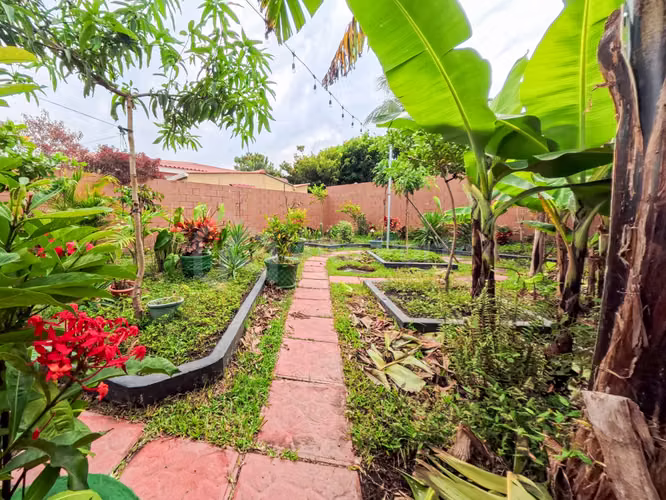 Casa en venta de un nivel – San Juan Opico (De esquina)