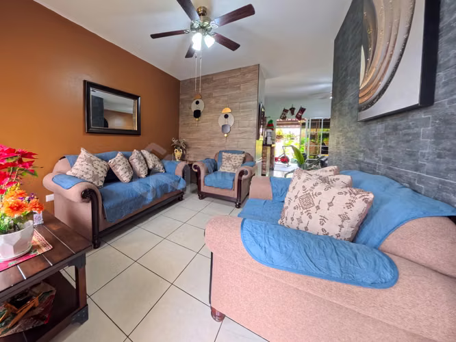 Casa en venta de un nivel – San Juan Opico (De esquina)