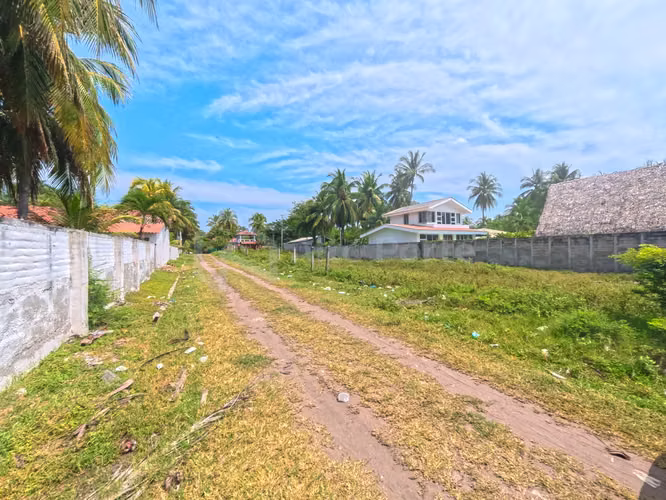 Terreno de playa en venta - Costa Azul (Primera fila)