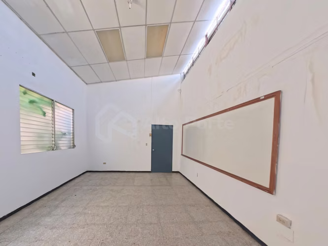 Edificio en venta en Santa Ana