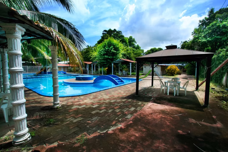 Venta de Local grande y bonito, Usulutan, a 100 mts de Bypass