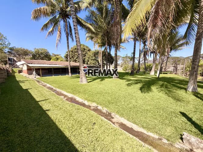 CASA DE CAMPO EN SANTA ANA, A POCOS MINUTOS DE METROCENTRO