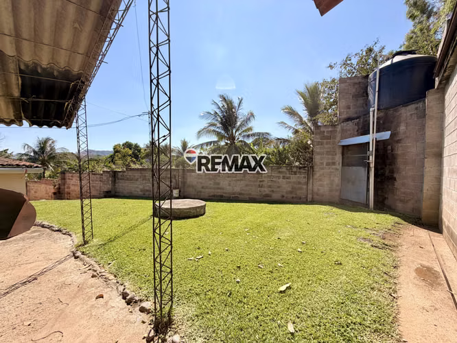 CASA DE CAMPO EN SANTA ANA, A POCOS MINUTOS DE METROCENTRO