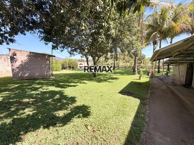 CASA DE CAMPO EN SANTA ANA, A POCOS MINUTOS DE METROCENTRO