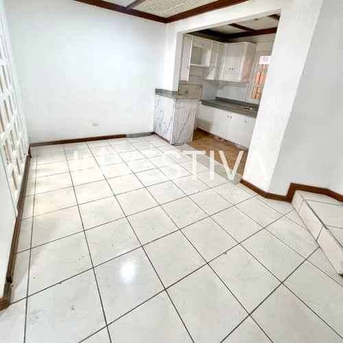 SE ALQUILA CASA EN COLONIA ESCALON