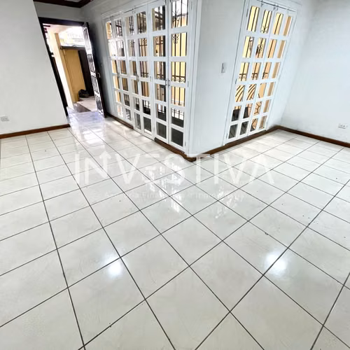 SE ALQUILA CASA EN COLONIA ESCALON