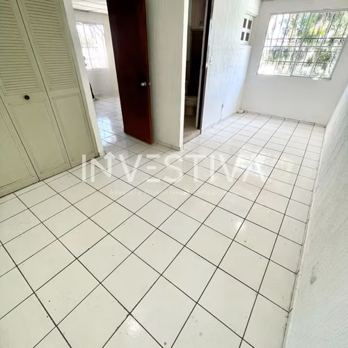 SE ALQUILA CASA EN COLONIA ESCALON