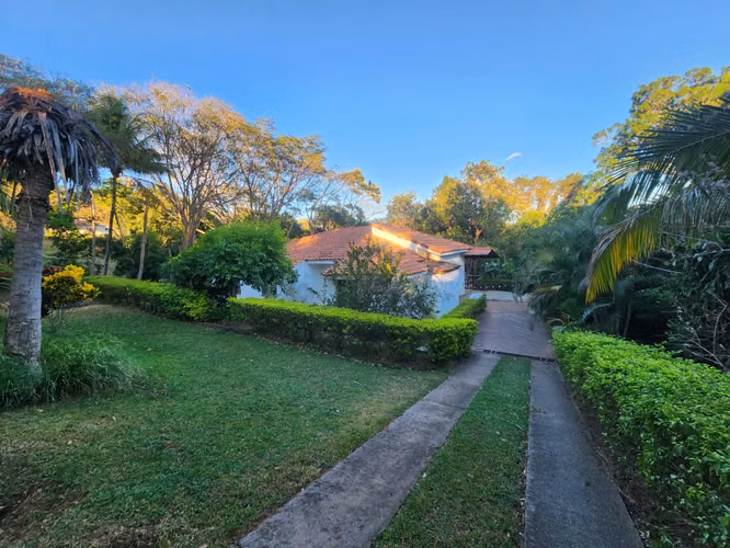 En venta casa en residencial La Hacienda, San José Villanueva, El Salvador - Imagen 5