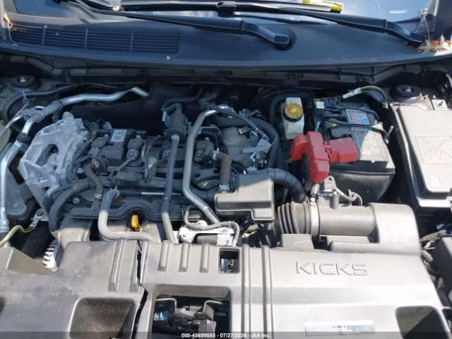 NISSAN KICKS SV 2025