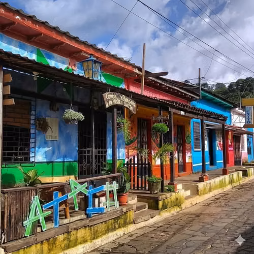 En venta 7.5 Mz en la ruta de las flores, contiguo a la ciudad de Ataco, El Salvador - Imagen 9