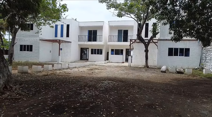 En venta Casa en la libertad con casa gemela al lado y frente a playa - Imagen 7