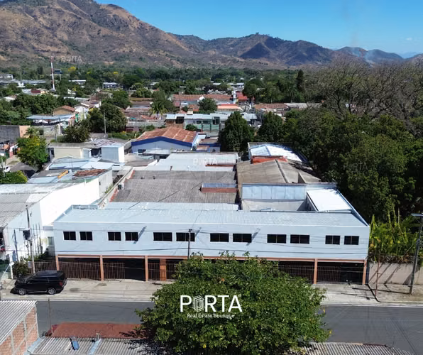 EN VENTA | PROPIEDAD EN SANTA ANA - USO COMERCIAL O INDUSTRIAL
