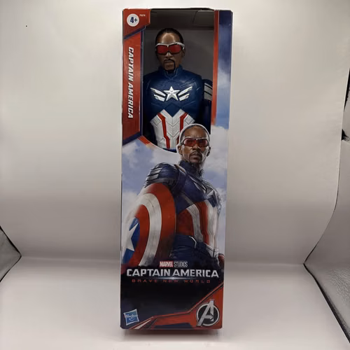 Marvel Capitán América Brave New World, Titan Hero Series 30cm.