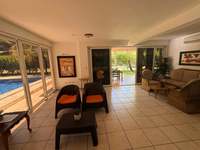 VENTA CASA DE PLAYA EN CONDOMINIO VILLA OCEANICA. COSTA DEL SOL - Imagen 5