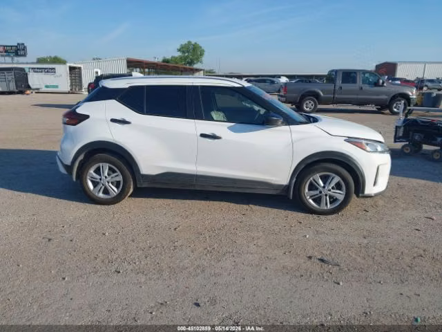 NISSAN KICKS S 2024