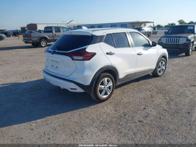 NISSAN KICKS S 2024