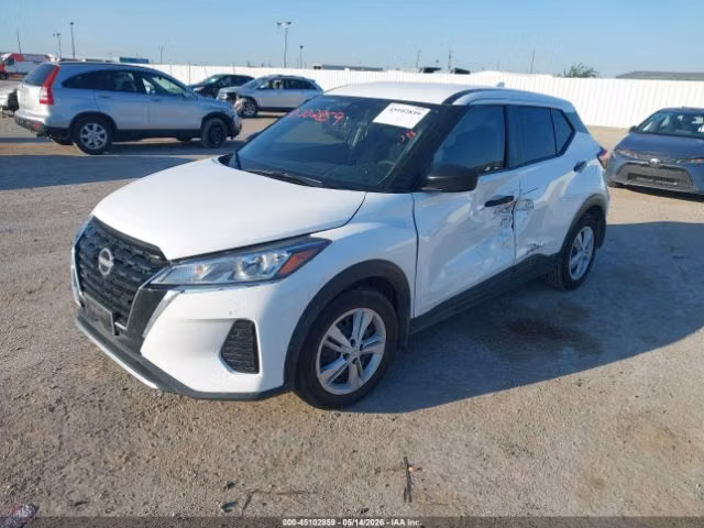 NISSAN KICKS S 2024