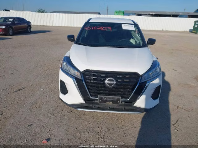 NISSAN KICKS S 2024