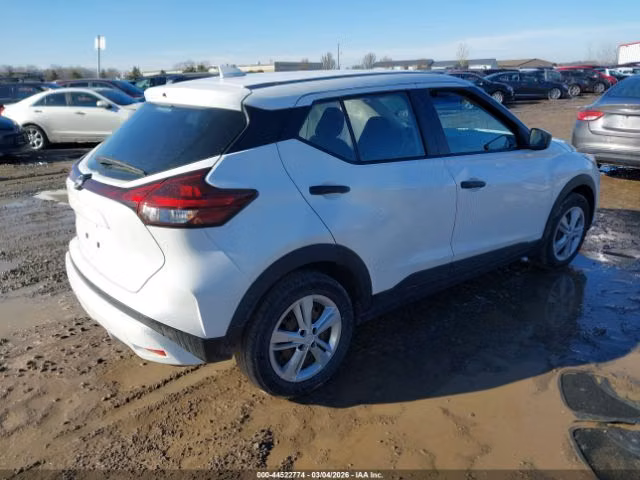 NISSAN KICKS S 2022