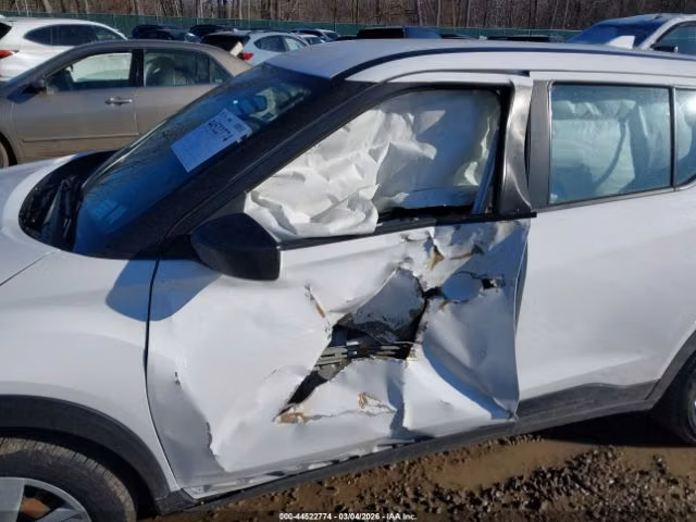 NISSAN KICKS S 2022