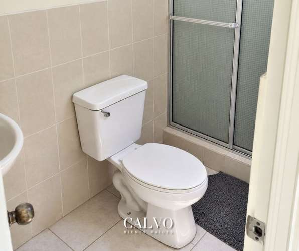 Acogedora Casa de UNA PLANTA Amueblada y Climatizada – Res. Montecarlo, San Miguel