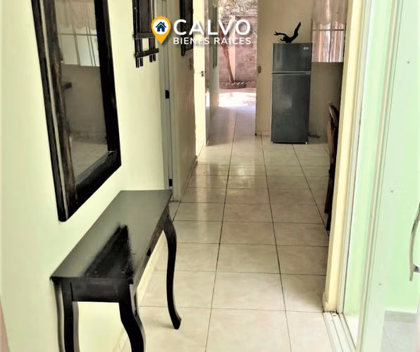 Acogedora Casa de UNA PLANTA Amueblada y Climatizada – Res. Montecarlo, San Miguel - Imagen 4