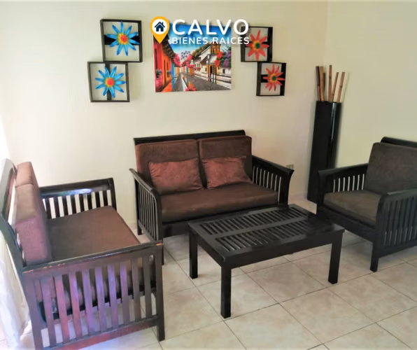Acogedora Casa de UNA PLANTA Amueblada y Climatizada – Res. Montecarlo, San Miguel - Imagen 5