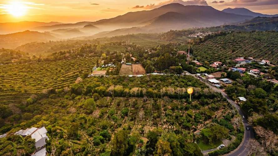 Terreno en Ataco en zona altamente comercial - Imagen 2