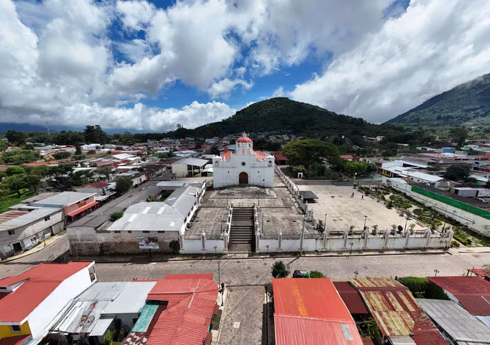 Amplio Terreno en Apaneca de 8,672  m² con potencial de alta rentabilidad - Imagen 7