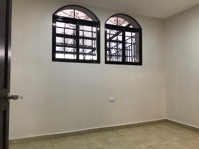 Atención!! Santa Tecla!! Zona altamente comercial, cerca  Paseo El Carmen.y Cafetalon