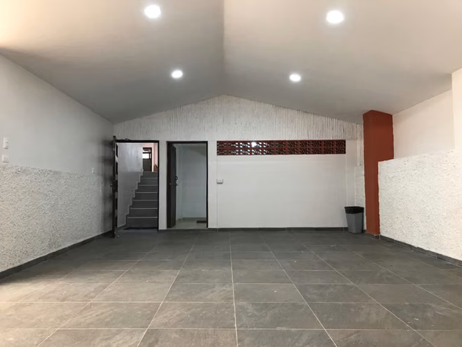 Atención!! Santa Tecla!! Zona altamente comercial, cerca  Paseo El Carmen.y Cafetalon