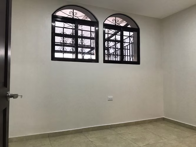 Atención!! Santa Tecla!! Zona altamente comercial, cerca  Paseo El Carmen.y Cafetalon