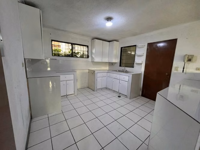 CASA EN VENTA EN CUMBRES DE CUSCATLAN 2 NIVELES - Imagen 4