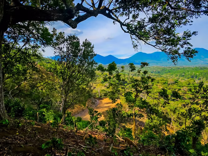 Hermoso Terreno de 1750 m² con vistas a volcanes - Imagen 6