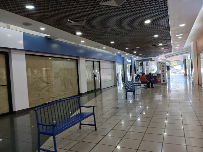 LOCAL EN ALQUILER  EN PLAZA MERLIOT PRIMER NIVEL - Imagen 5