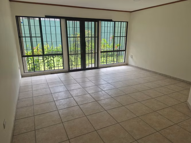 Casa en Alquiler en Lomas de Altamira (excelente ubicación) - Imagen 4