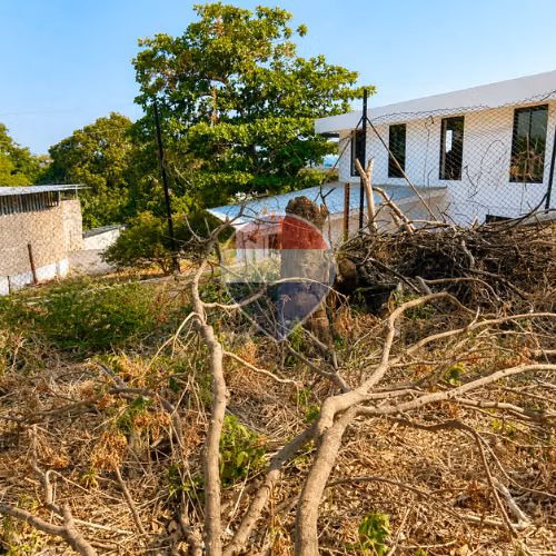 Casa con amplio terreno a la venta en el corazón del Puerto de La Libertad