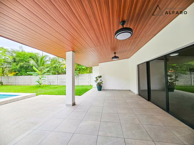 Invierte en tu casa de playa modelo: Santuario Mare, en preventa en Villas de Salinitas - Imagen 7