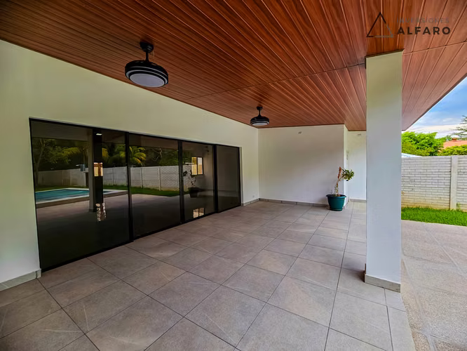 Invierte en tu casa de playa modelo: Santuario Mare, en preventa en Villas de Salinitas - Imagen 3
