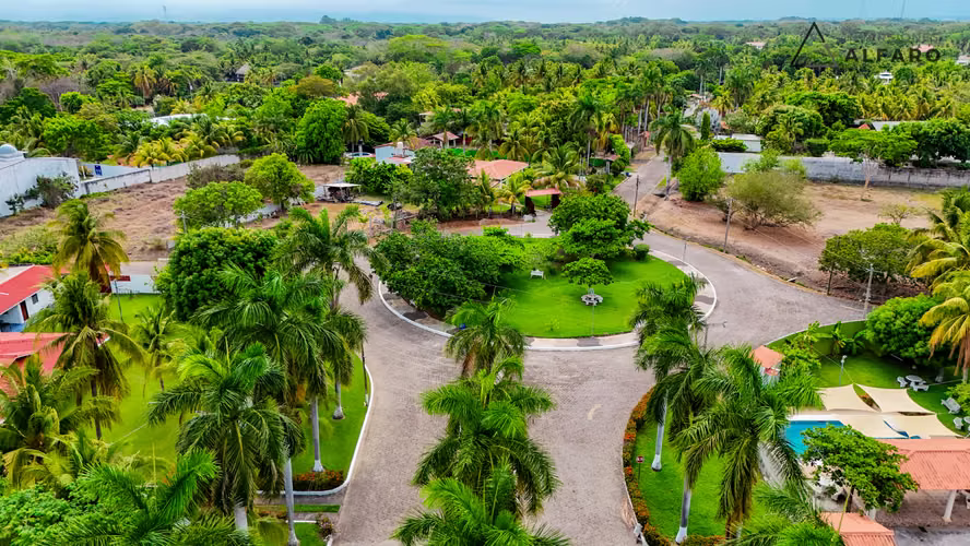 Invierte en tu casa de playa modelo: Santuario Mare, en preventa en Villas de Salinitas - Imagen 14