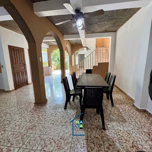 Hermosa Casa en Apopa de 3 plantas y 7 habitaciones - Imagen 9
