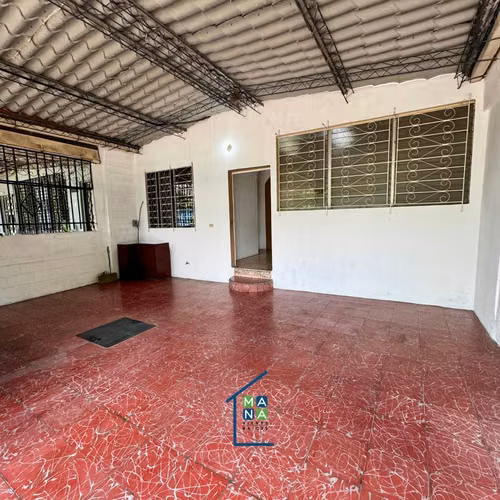 Hermosa Casa en Apopa de 3 plantas y 7 habitaciones - Imagen 3