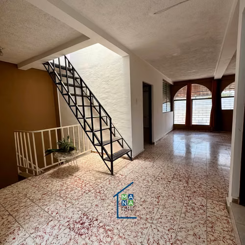 Hermosa Casa en Apopa de 3 plantas y 7 habitaciones - Imagen 13