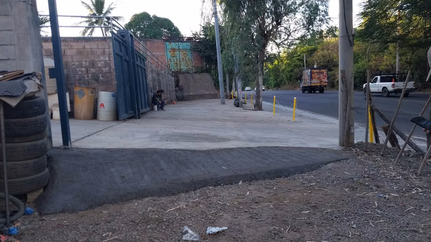 Terreno de Alto Potencial Comercial en la Entrada de San Miguel