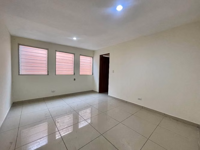 Oportunidad Única: Casa de un Nivel en Residencial Metrópoli