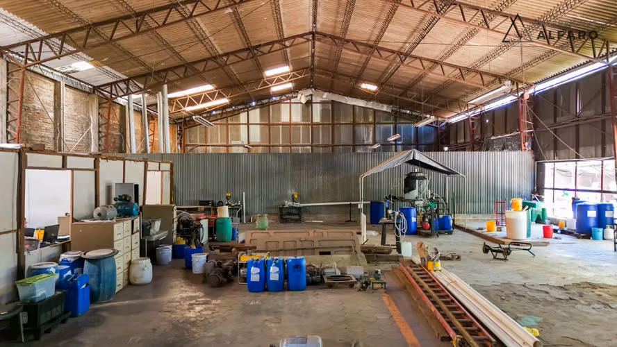 Amplia bodega cerca Centro Histórico San Salvador - Imagen 2